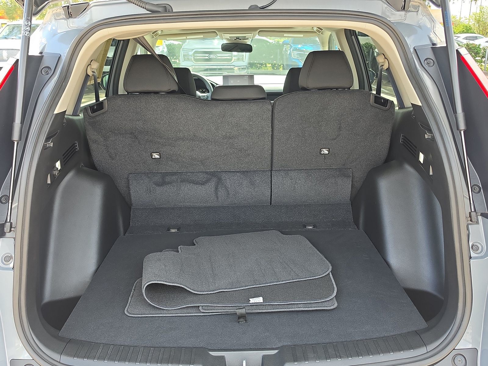 Used 2024 sparkle silver metallic Honda EX image 9