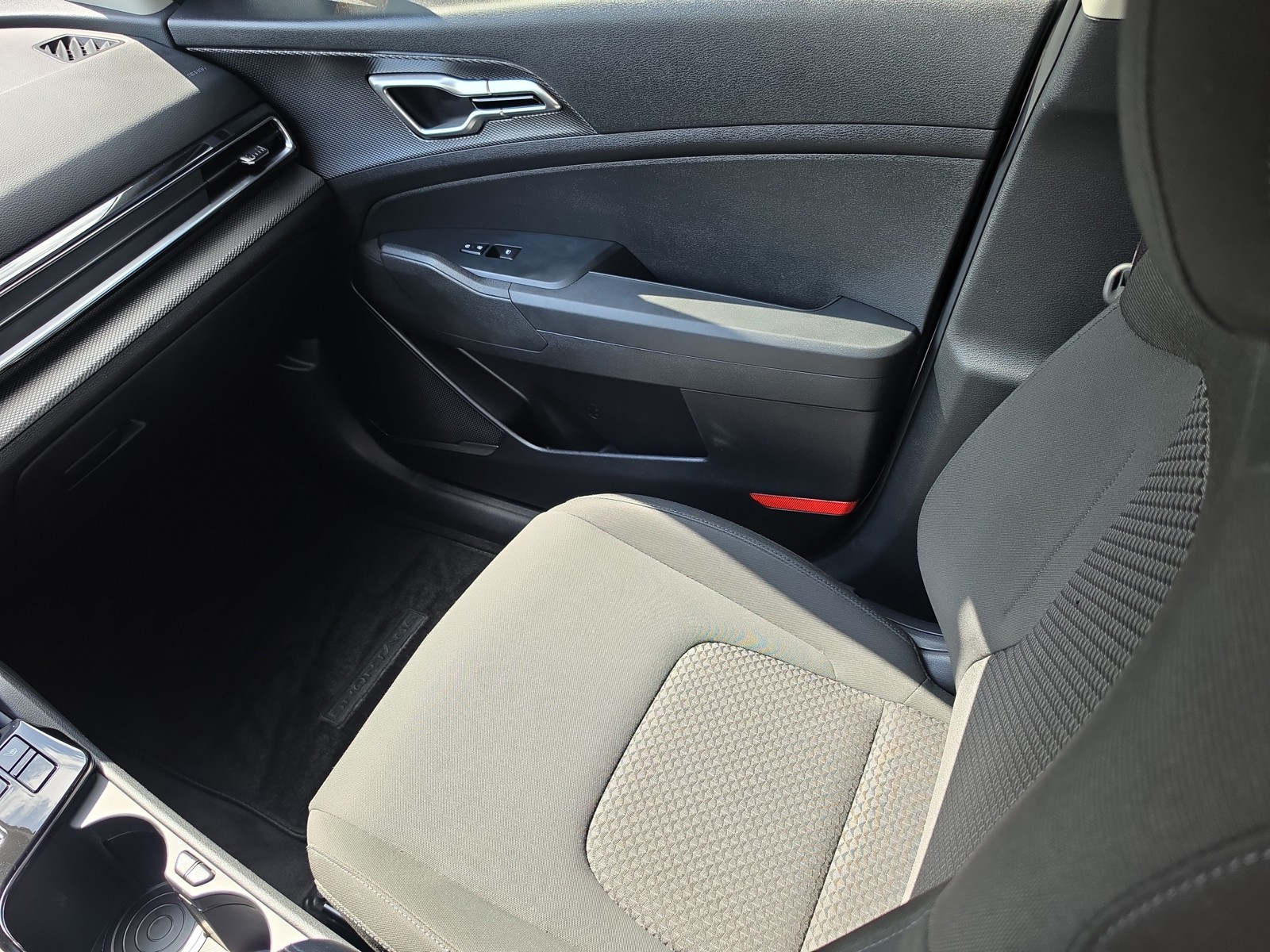 Certified Used 2023 Snow White Pearl Kia LX image 14