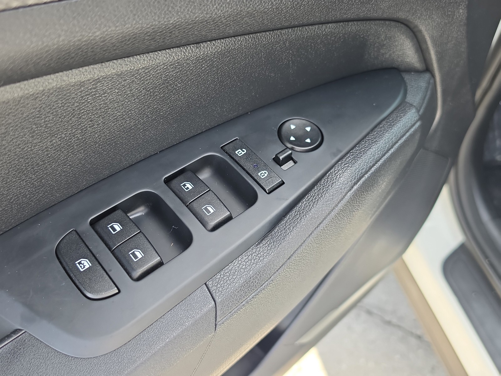 Certified Used 2023 Snow White Pearl Kia LX image 18