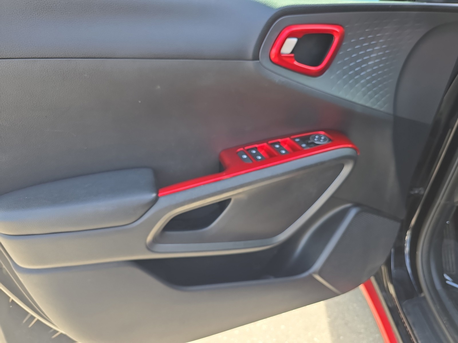 Certified Used 2020 Cherry Black Kia GT-Line image 16