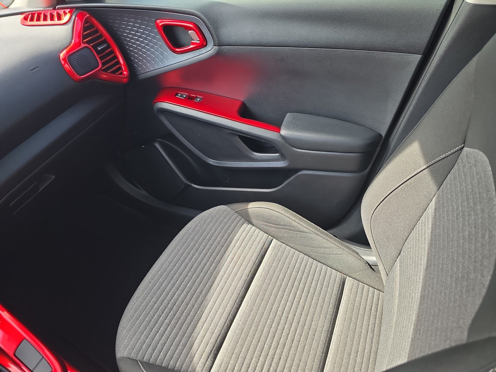 Certified Used 2020 Cherry Black Kia GT-Line image 14
