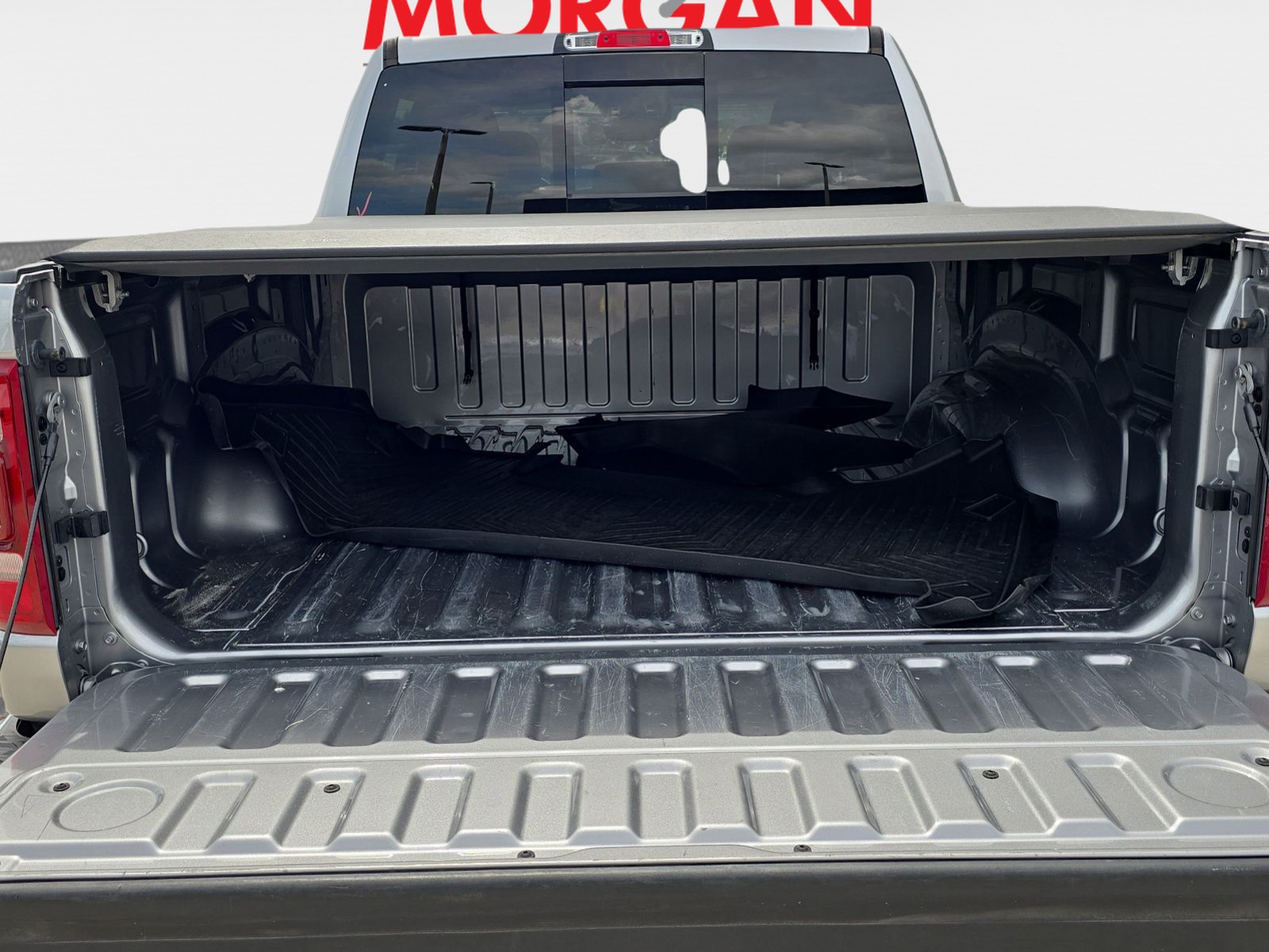 Used 2022 Billet Silver Metallic Clearcoat Ram Laramie image 9