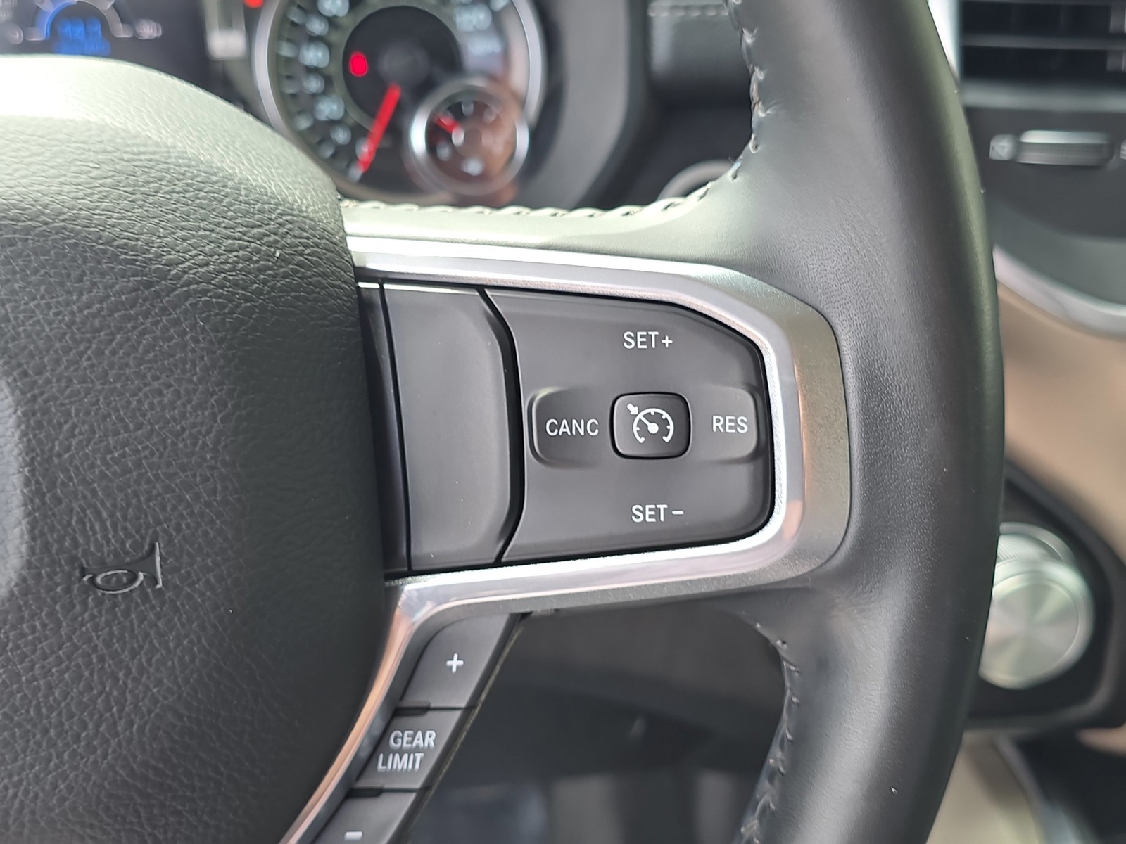 Used 2022 Billet Silver Metallic Clearcoat Ram Laramie image 30