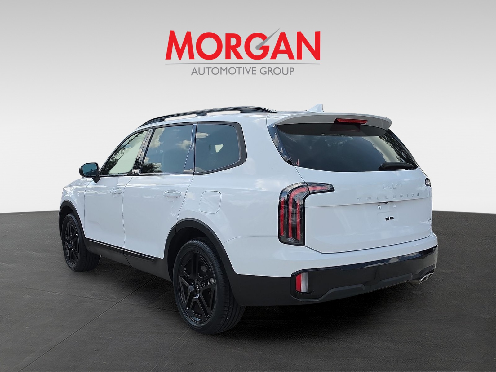 Certified Used 2024 Glacial White Pearl Kia EX X-Line image 5