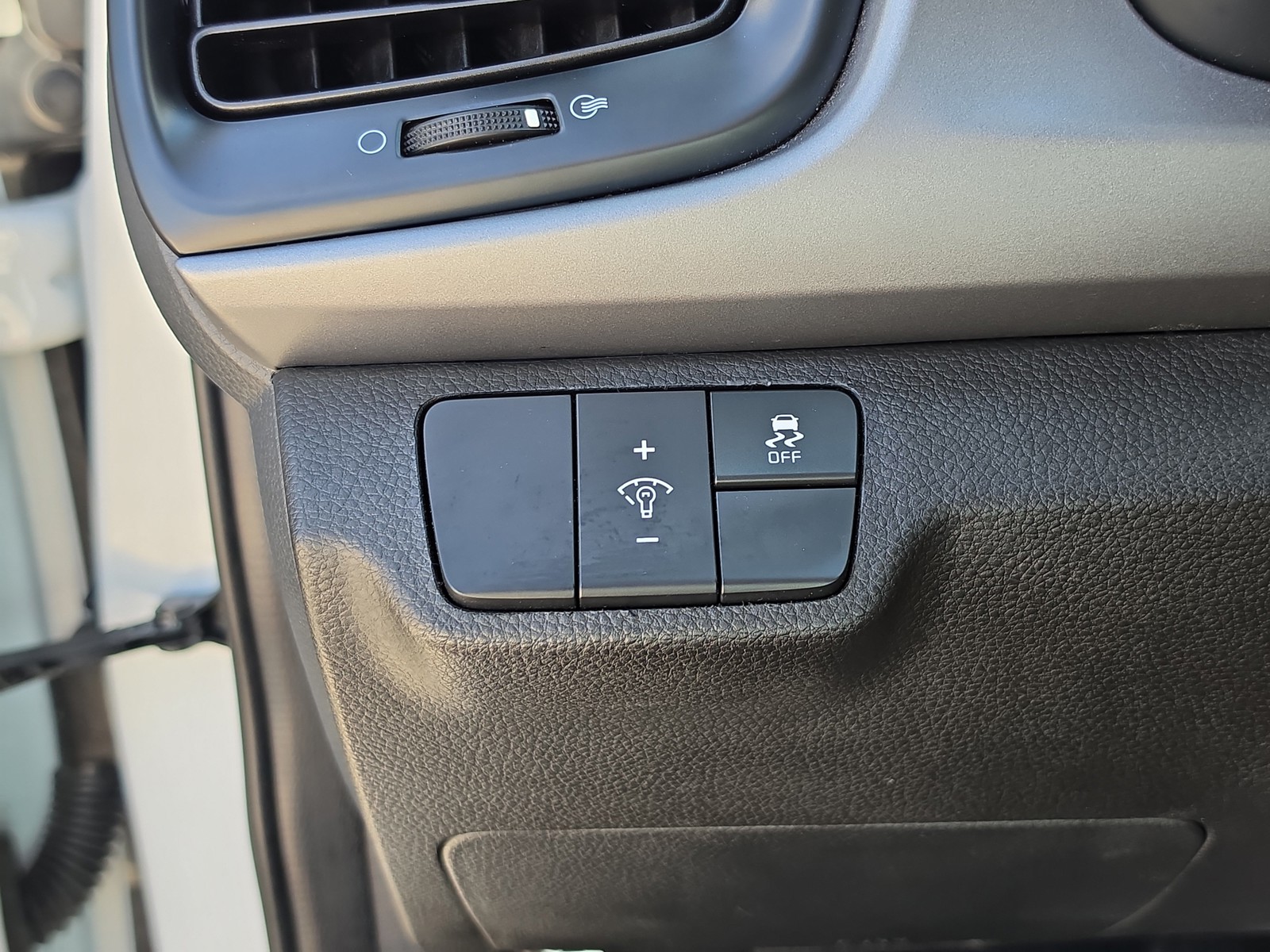 Certified Used 2023 Clear White Kia S image 26