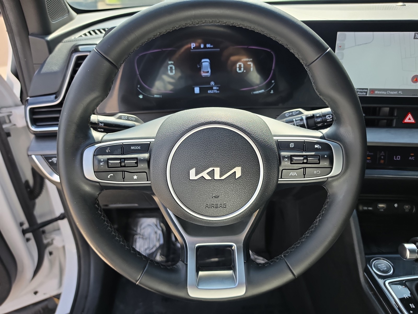 Certified Used 2023 Glacial White Pearl Kia X-Line image 29