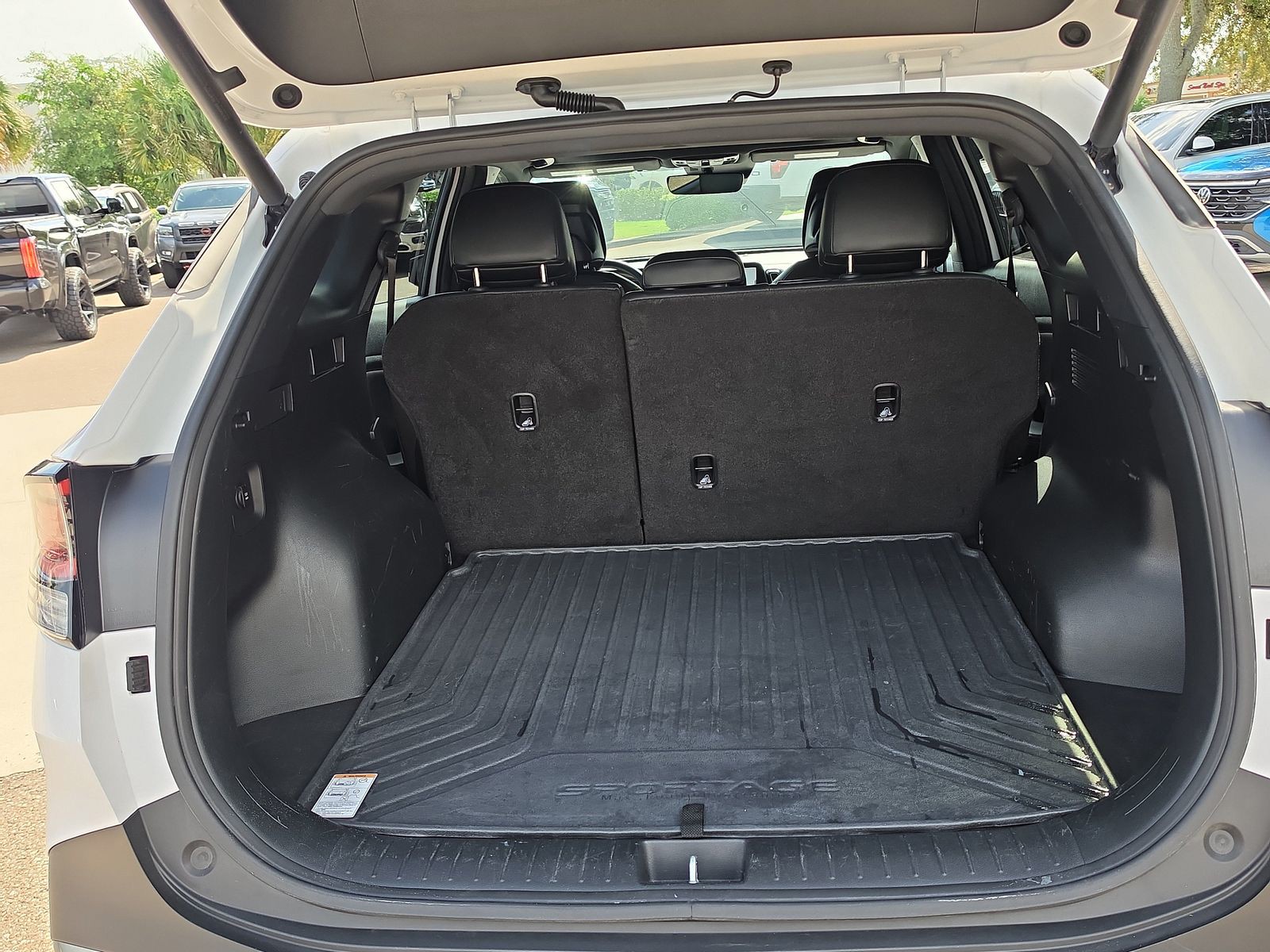 Certified Used 2023 Glacial White Pearl Kia X-Line image 9