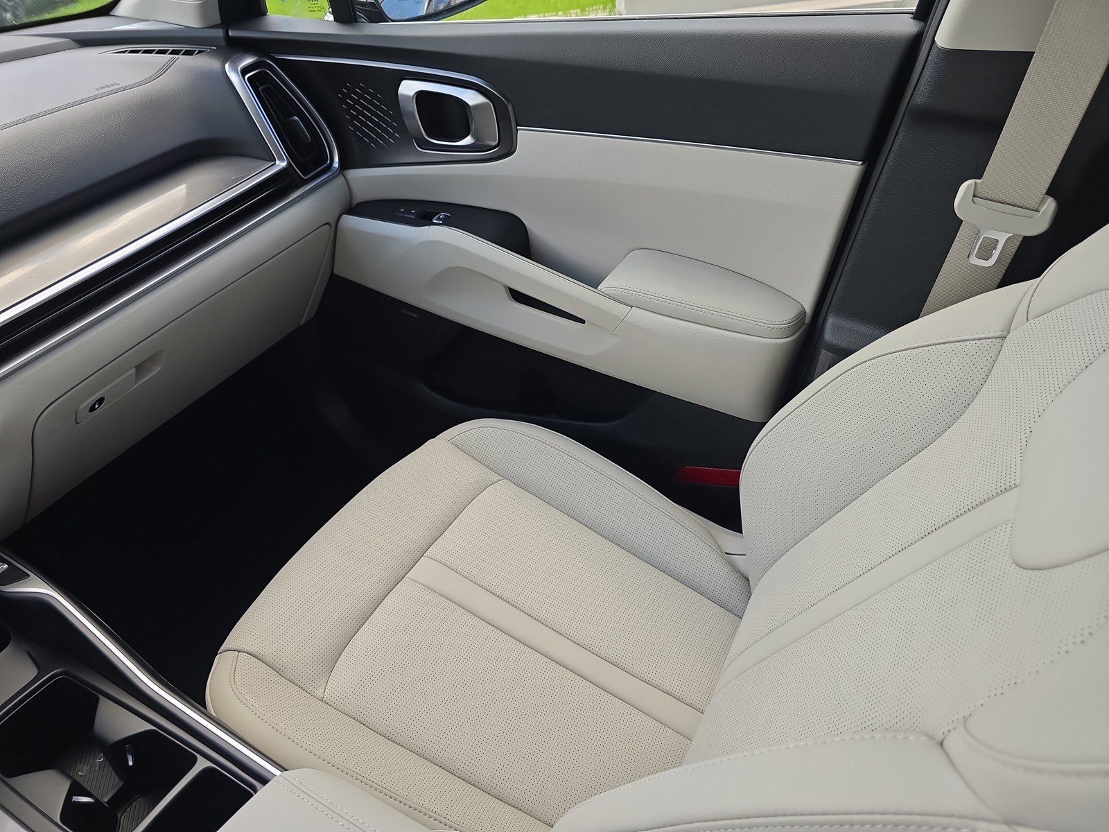 New 2026 Interstellar Gray Kia EX image 16