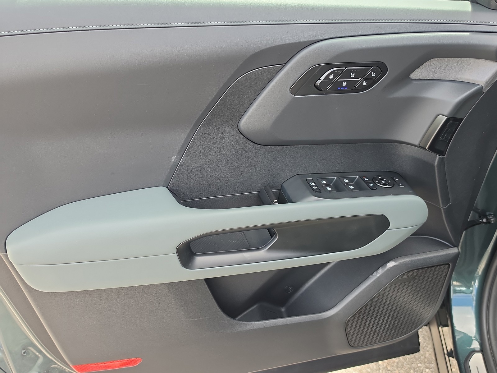 New 2027 Black Jade Green Kia X-Line SX image 18