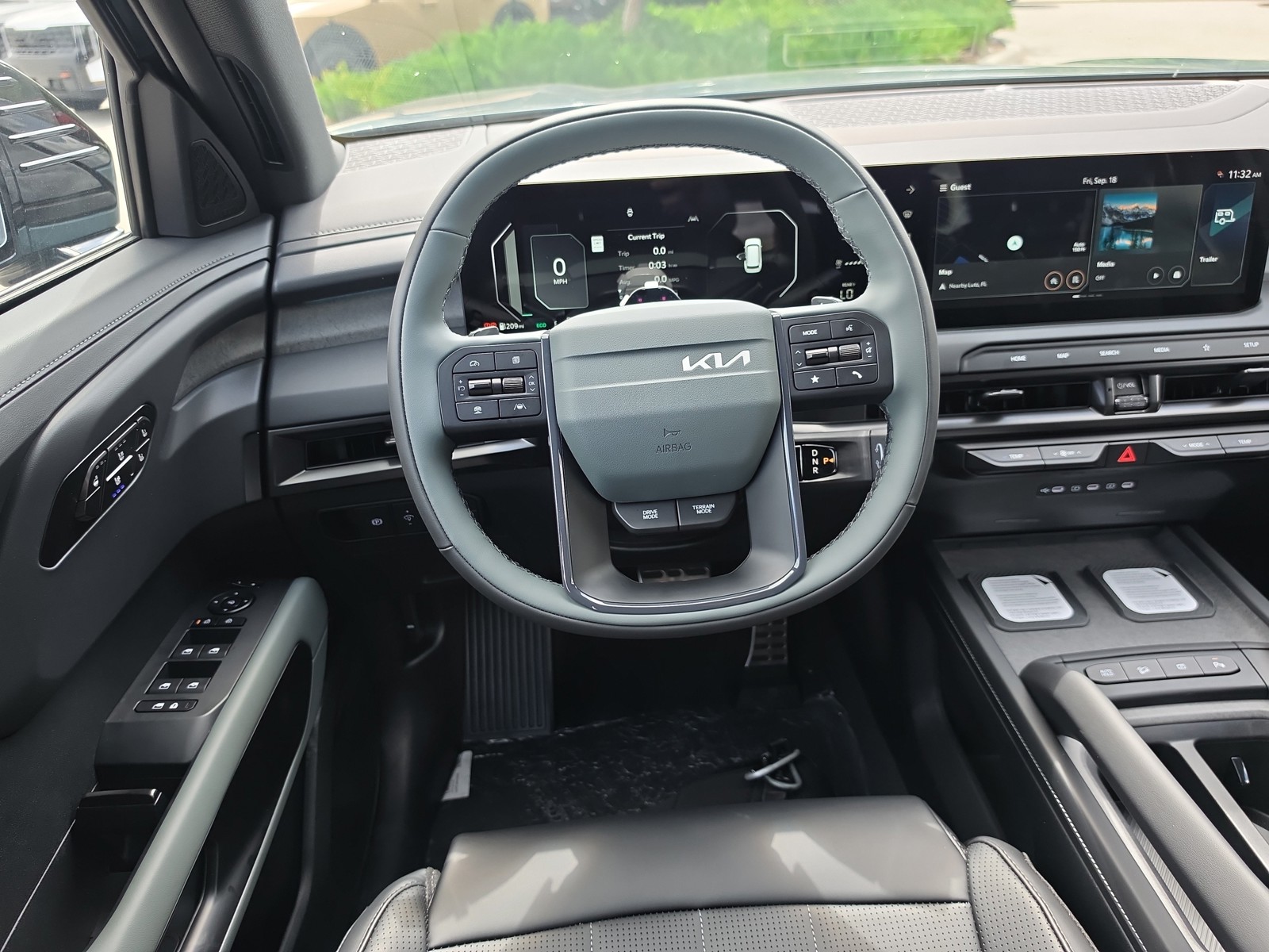 New 2027 Black Jade Green Kia X-Line SX image 13