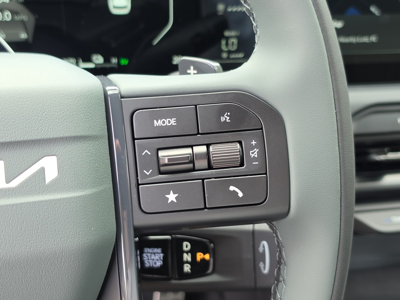 New 2027 Black Jade Green Kia X-Line SX image 31