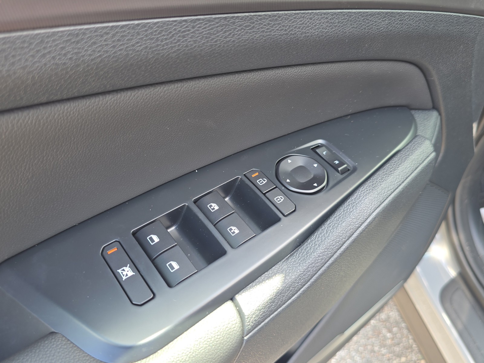 New 2027 Wolf Gray Kia EX image 19