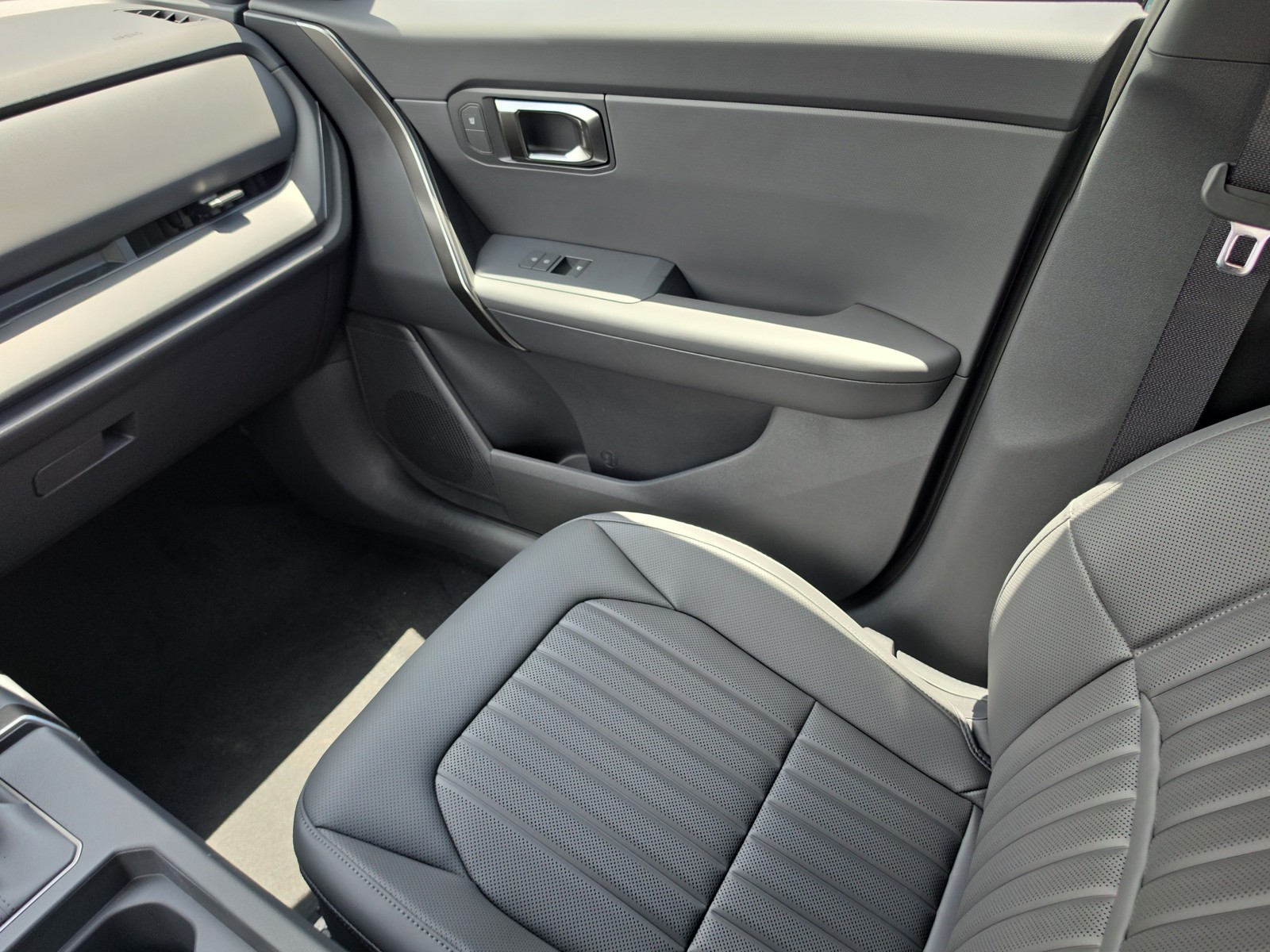 New 2027 Iceberg Green Kia X-Line S image 15