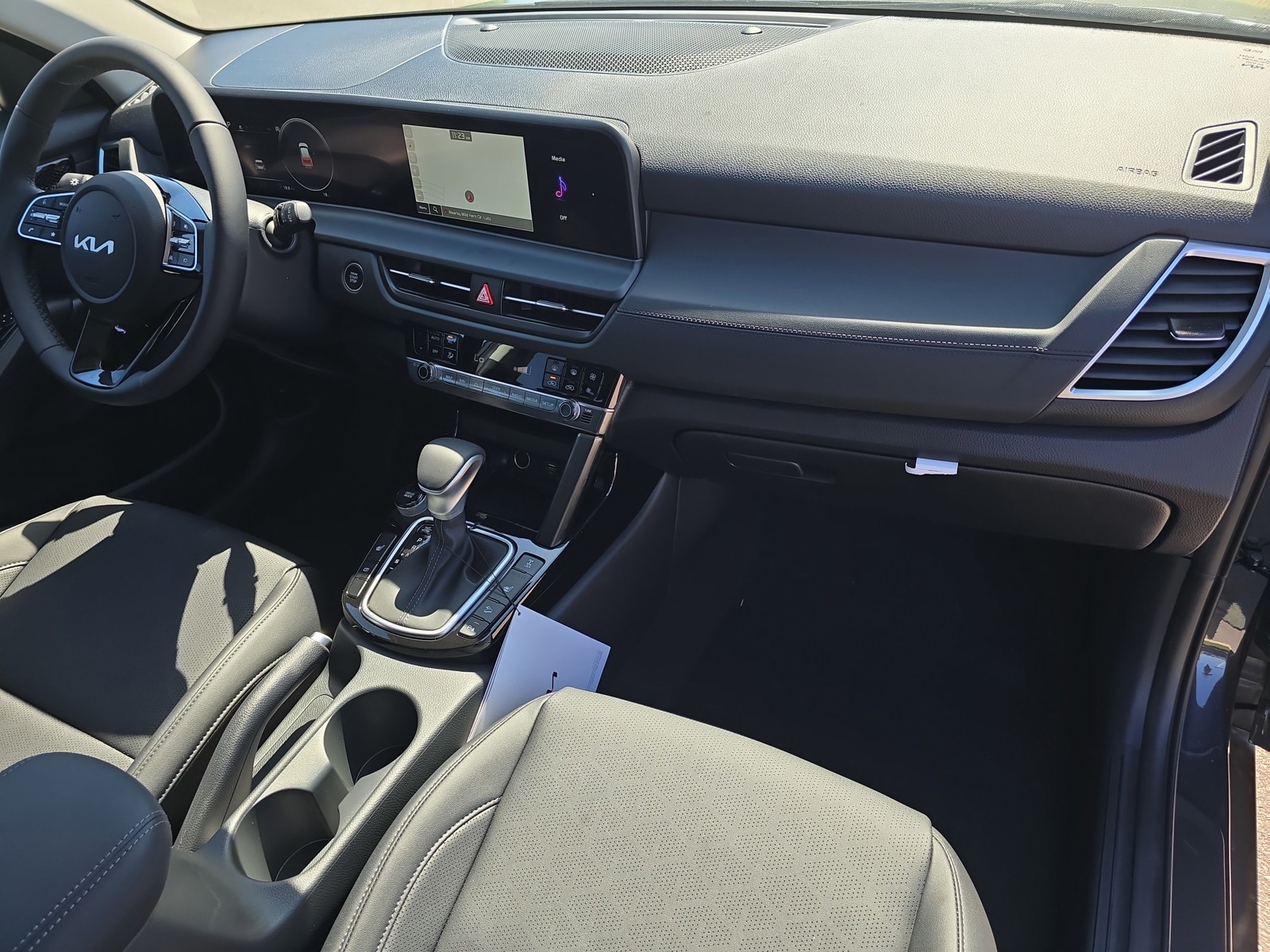 New 2026 Gravity Gray Kia EX image 12