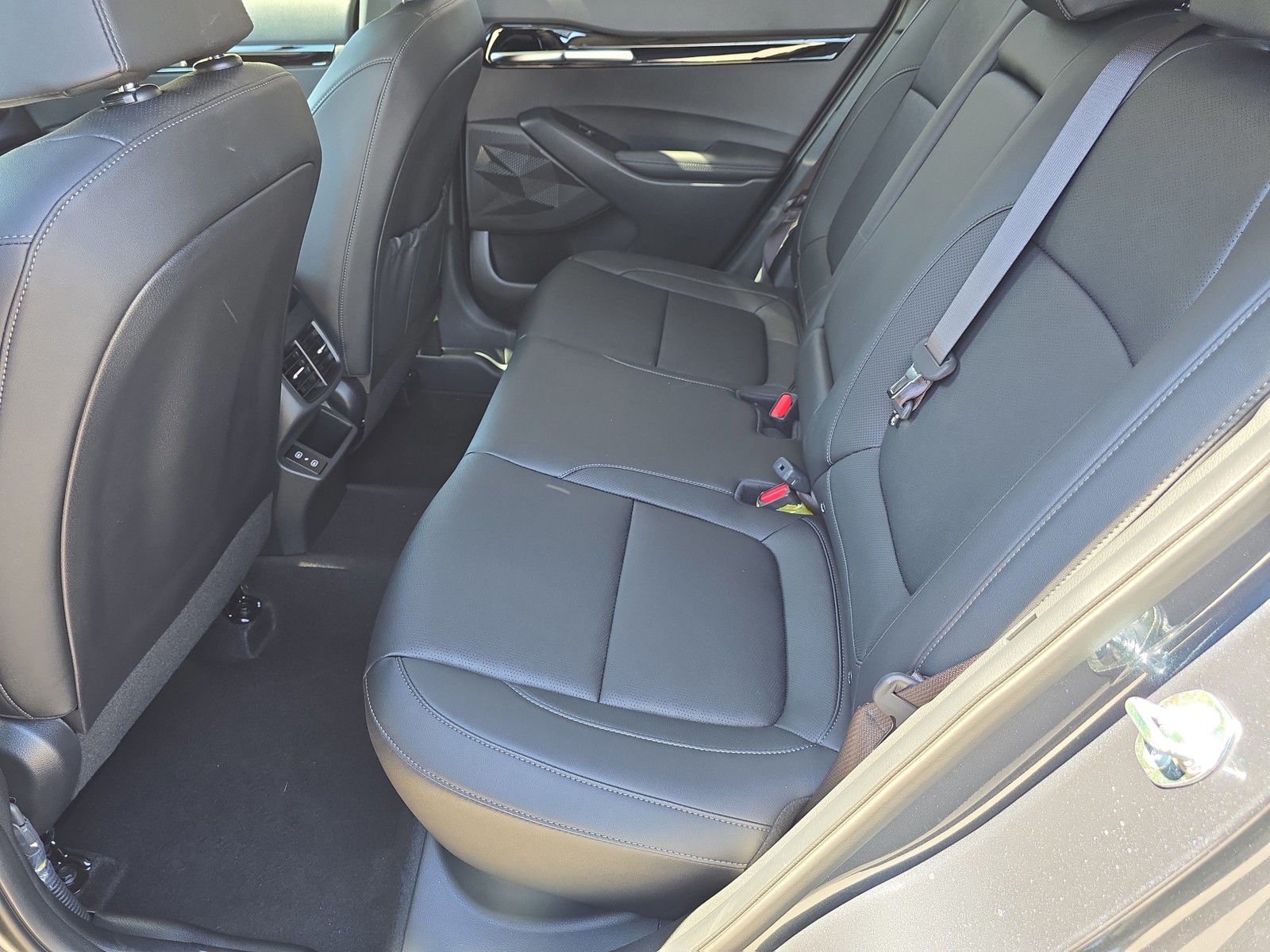 New 2026 Gravity Gray Kia EX image 17