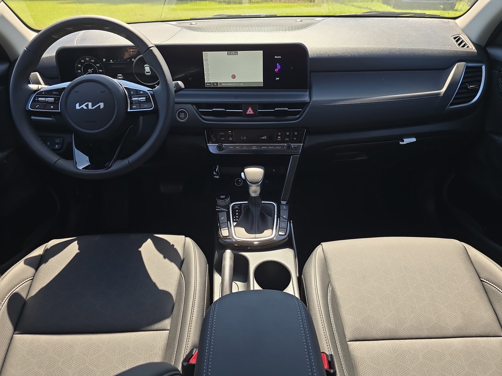 New 2026 Gravity Gray Kia EX image 13