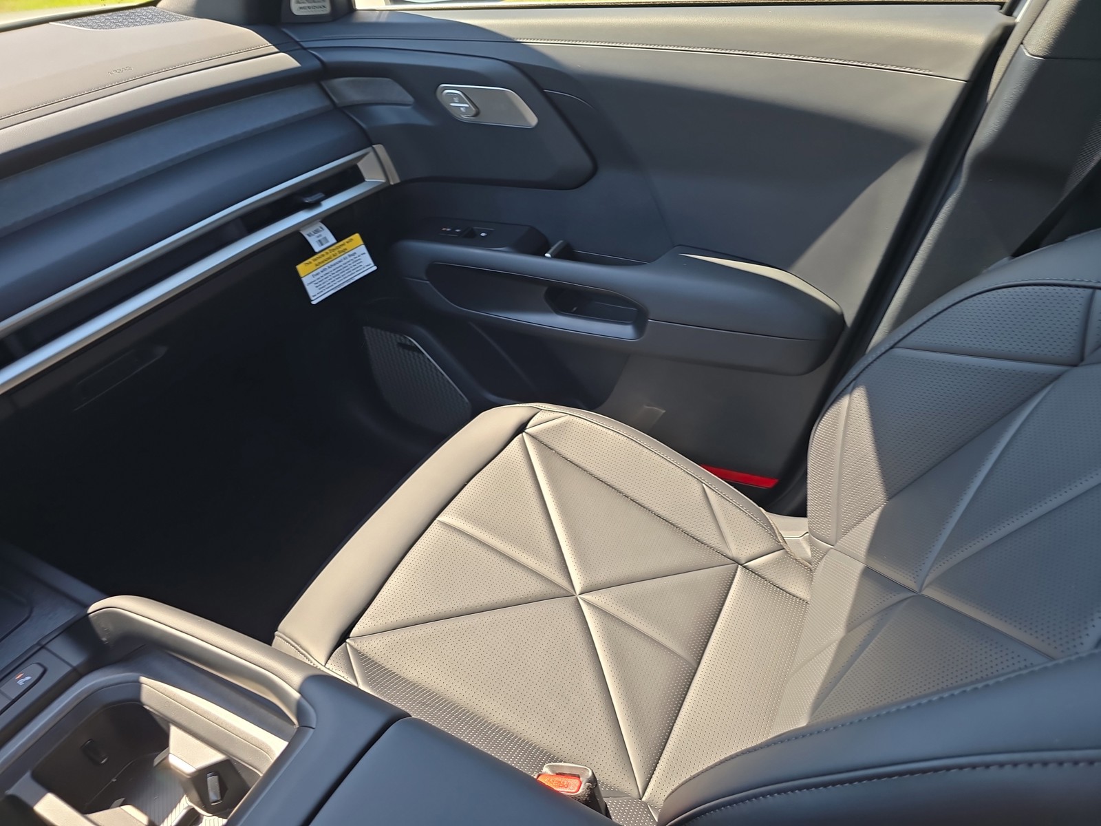 New 2027 Ivory Silver Kia SX image 16