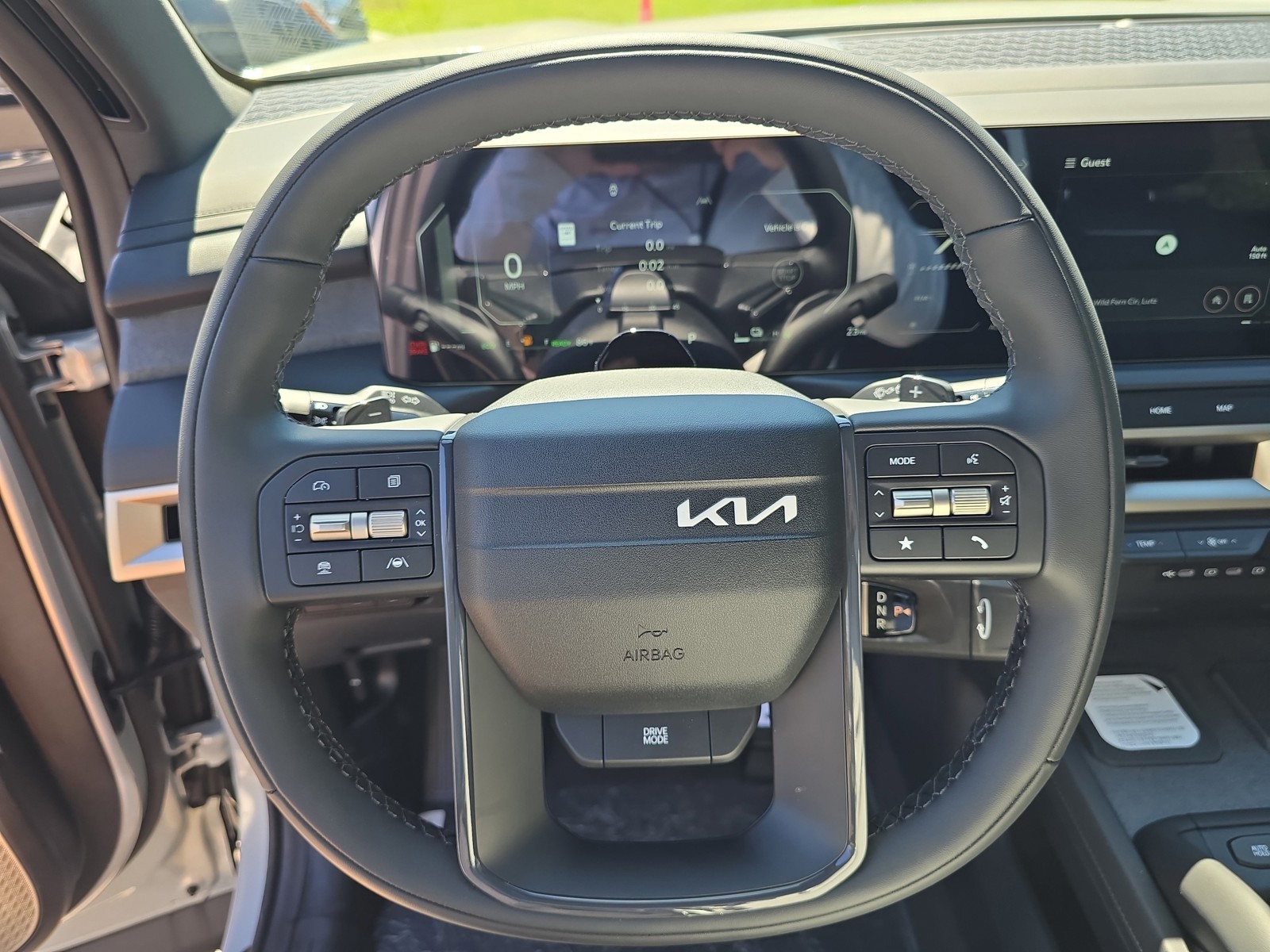 New 2027 Ivory Silver Kia SX image 30