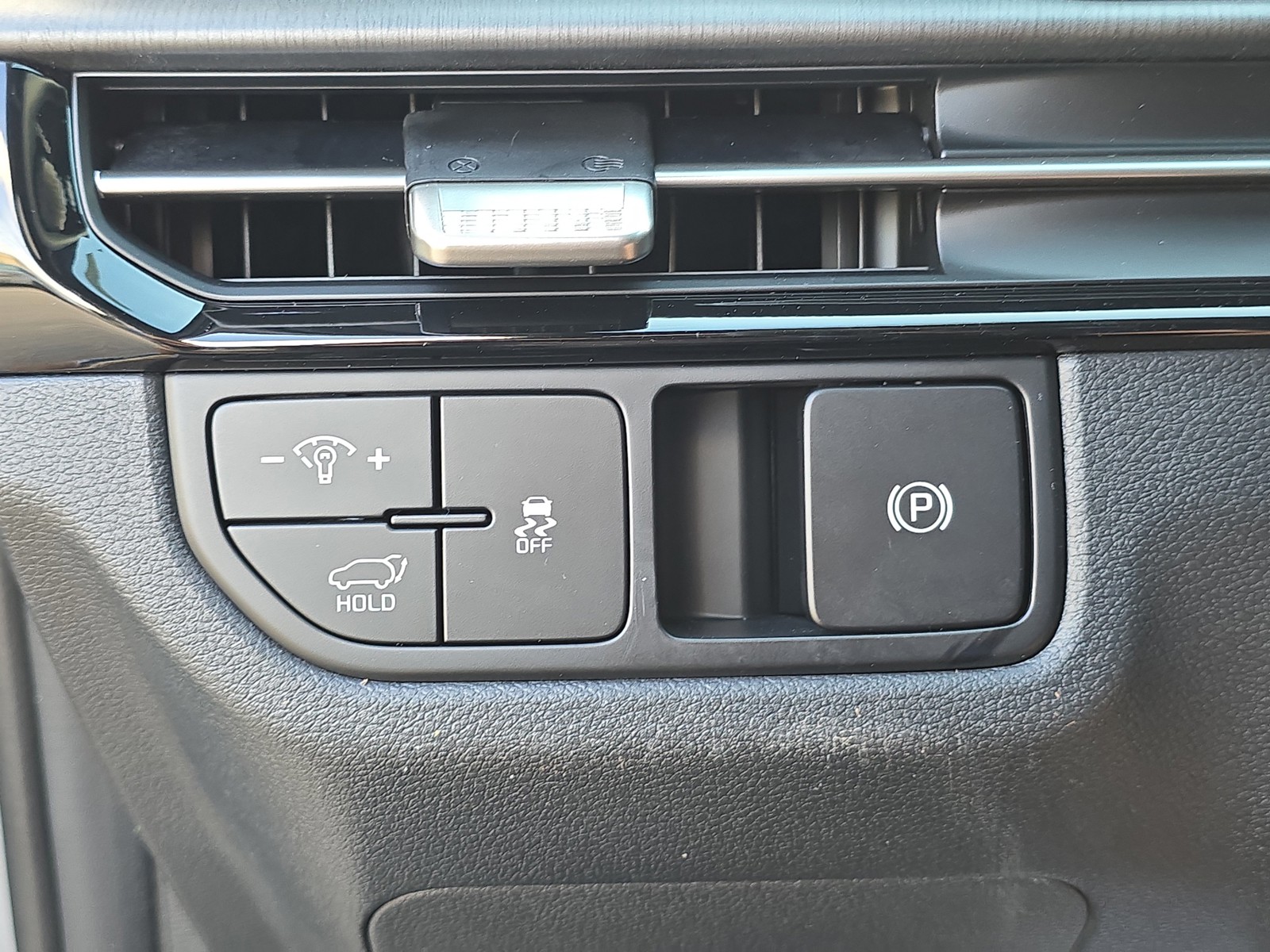 New 2026 Wolf Gray/Black Roof Kia X-Pro Prestige image 33