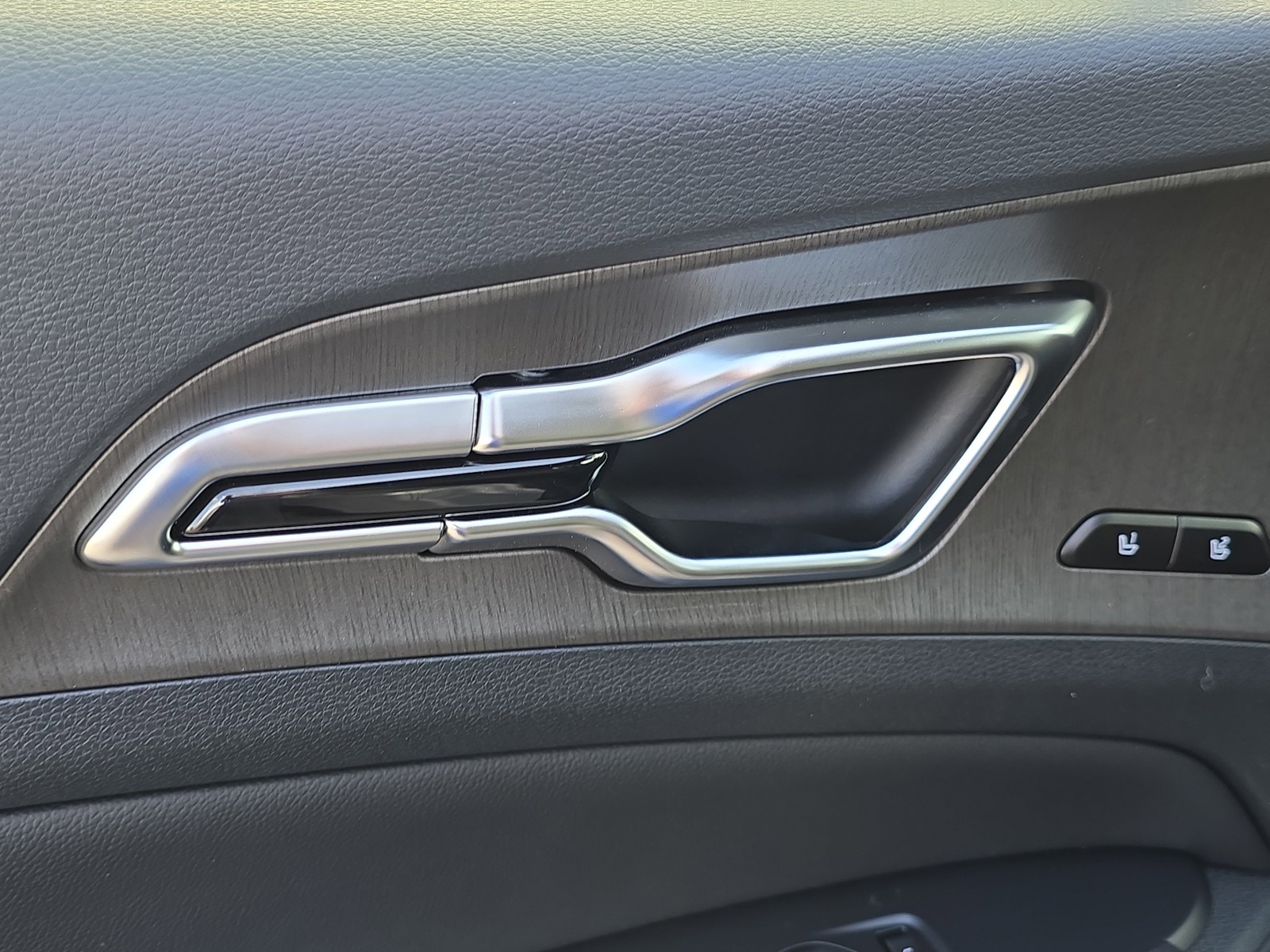 New 2026 Wolf Gray/Black Roof Kia X-Pro Prestige image 21