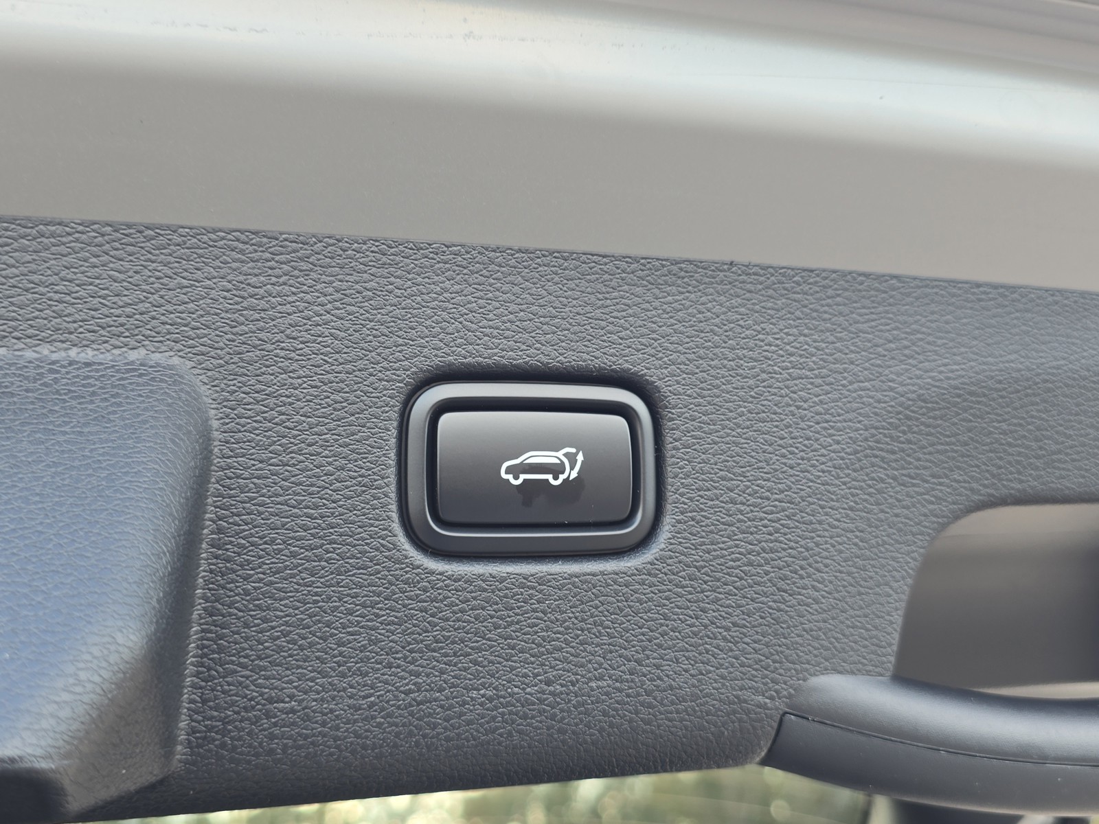 New 2026 Wolf Gray/Black Roof Kia X-Pro Prestige image 13