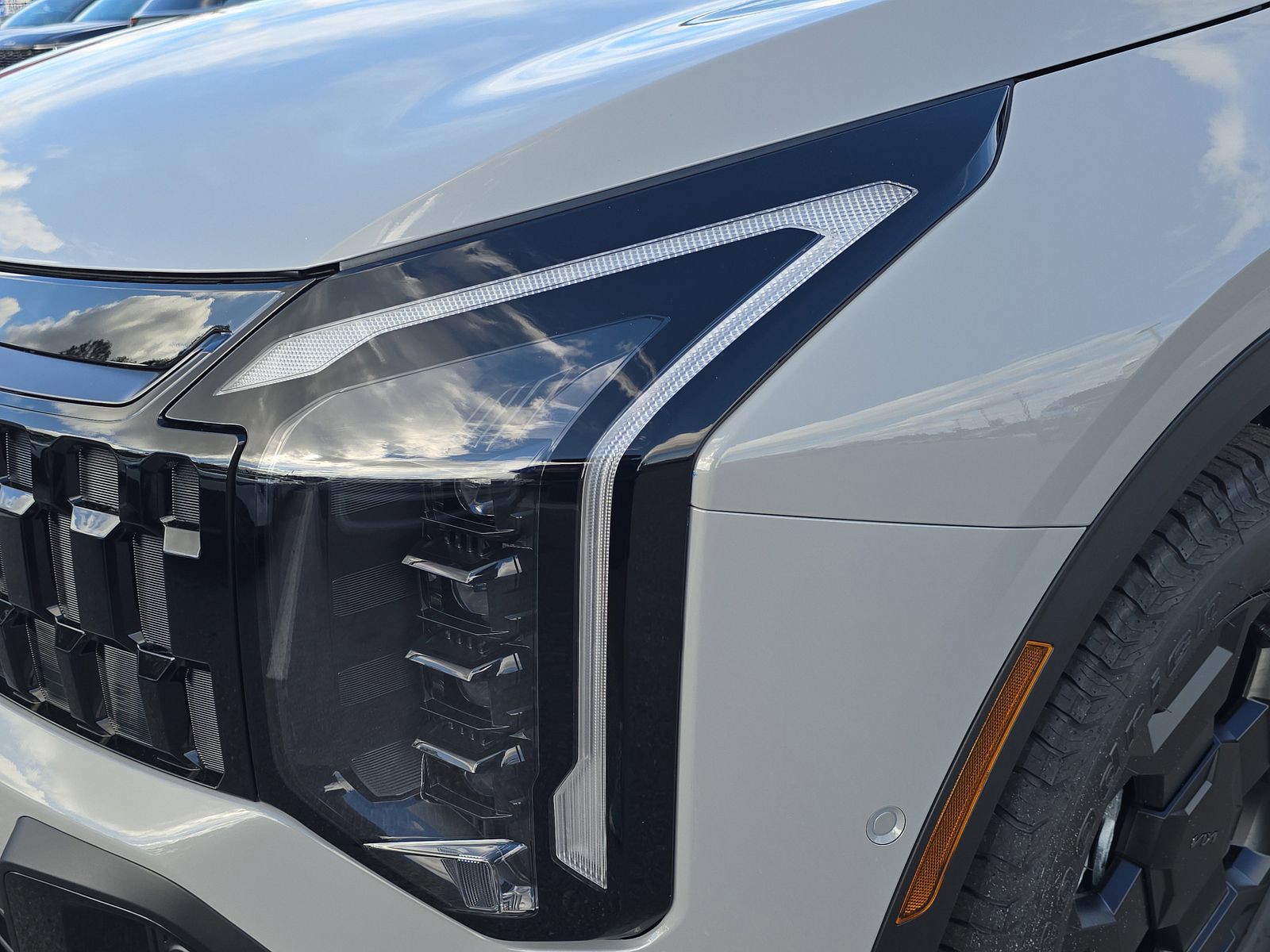 New 2026 Wolf Gray/Black Roof Kia X-Pro Prestige image 10