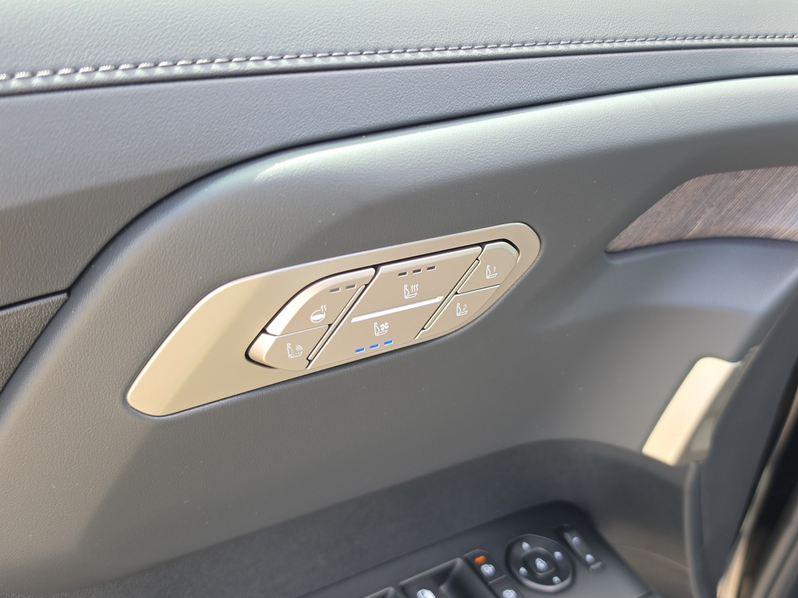 New 2027 Ebony Black Kia SX-Prestige image 19