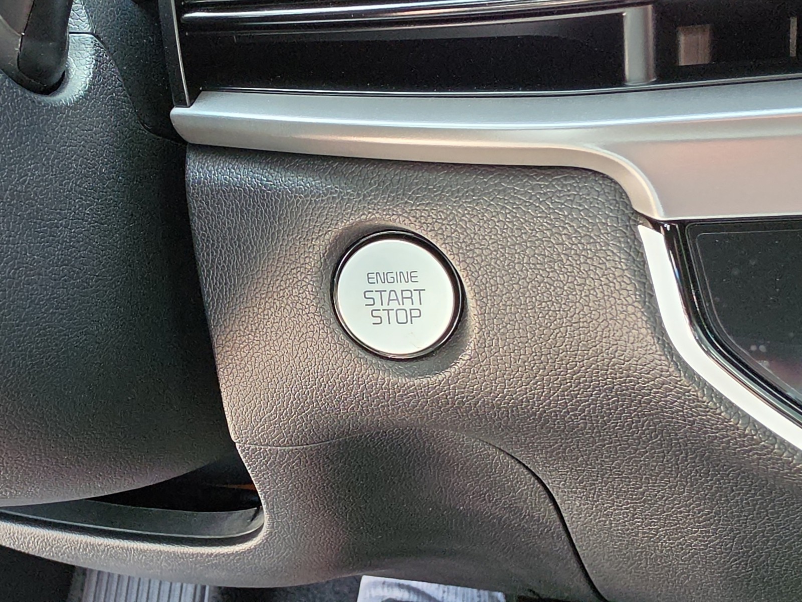 New 2026 Glacial White Kia S image 26