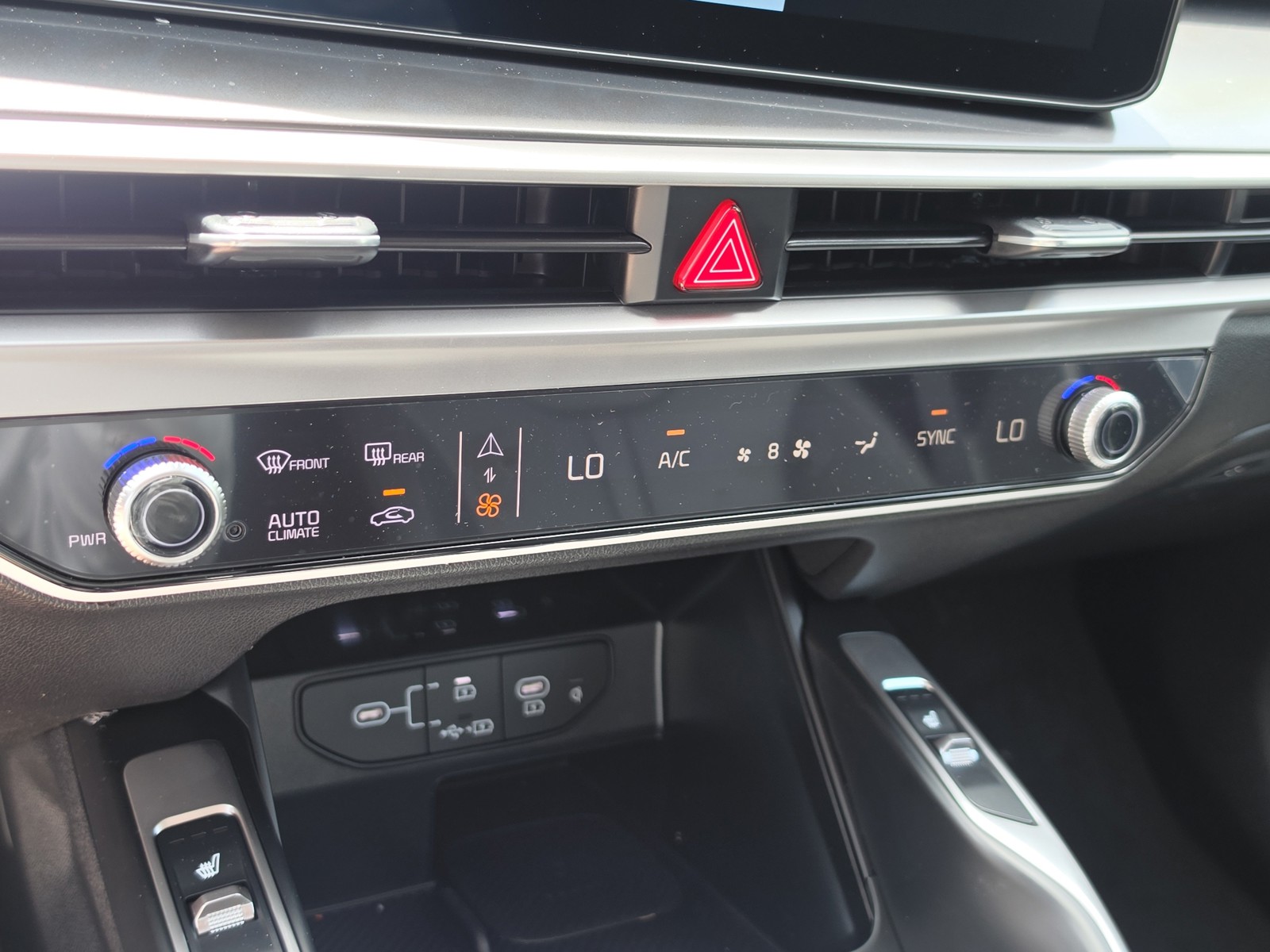 New 2026 Glacial White Kia S image 23