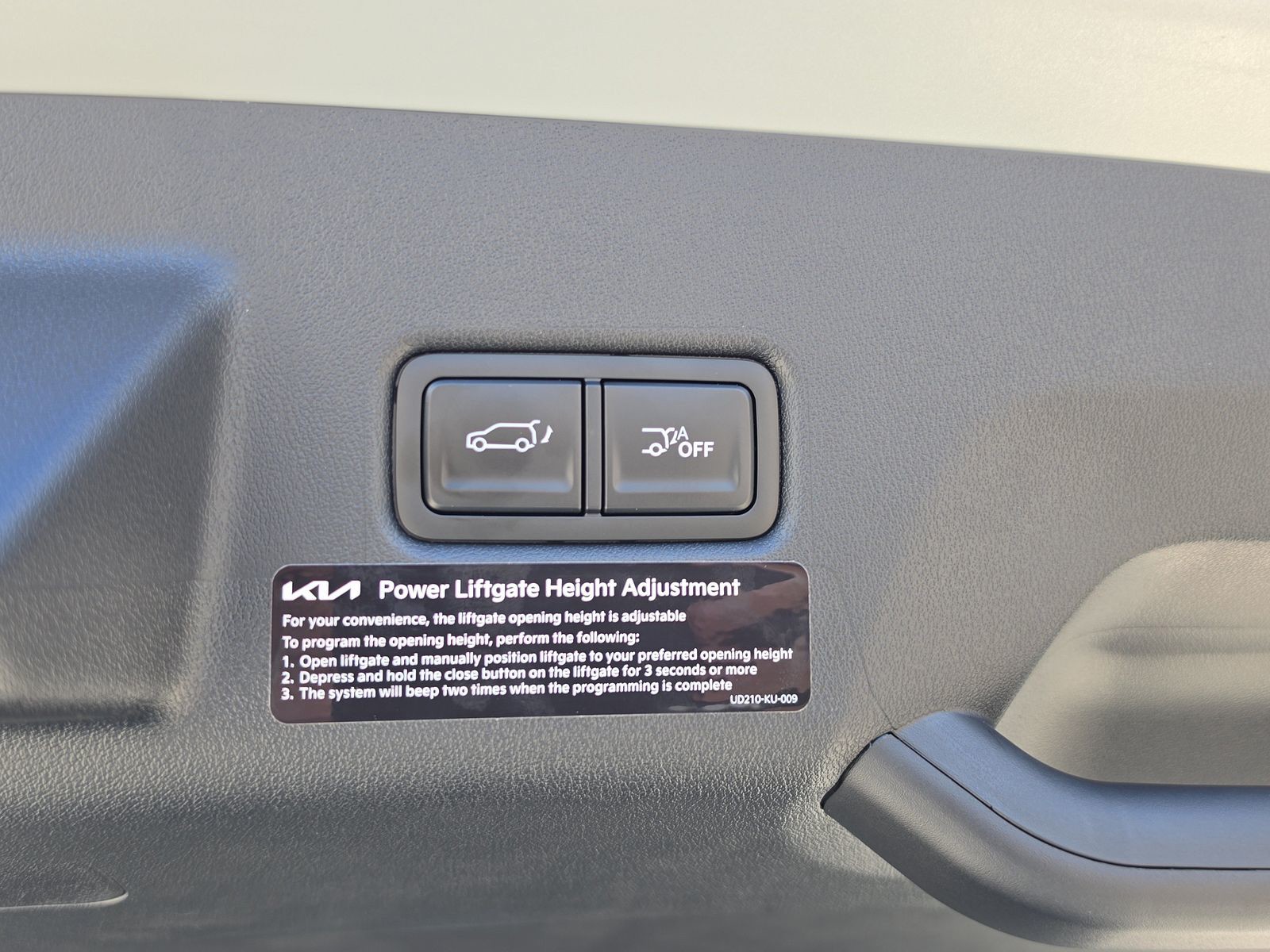 New 2027 Ivory Silver Kia S image 10