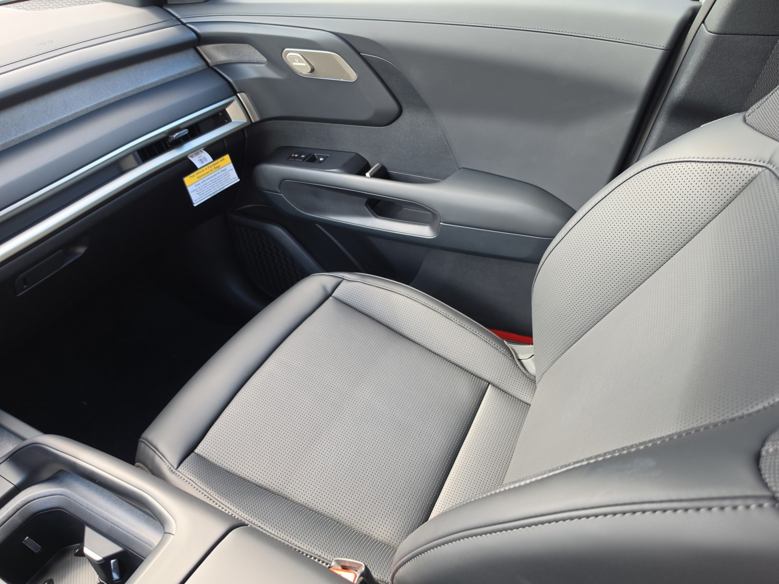 New 2027 Ivory Silver Kia S image 15