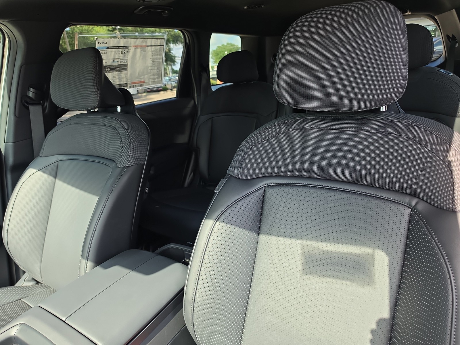 New 2027 Ivory Silver Kia S image 21