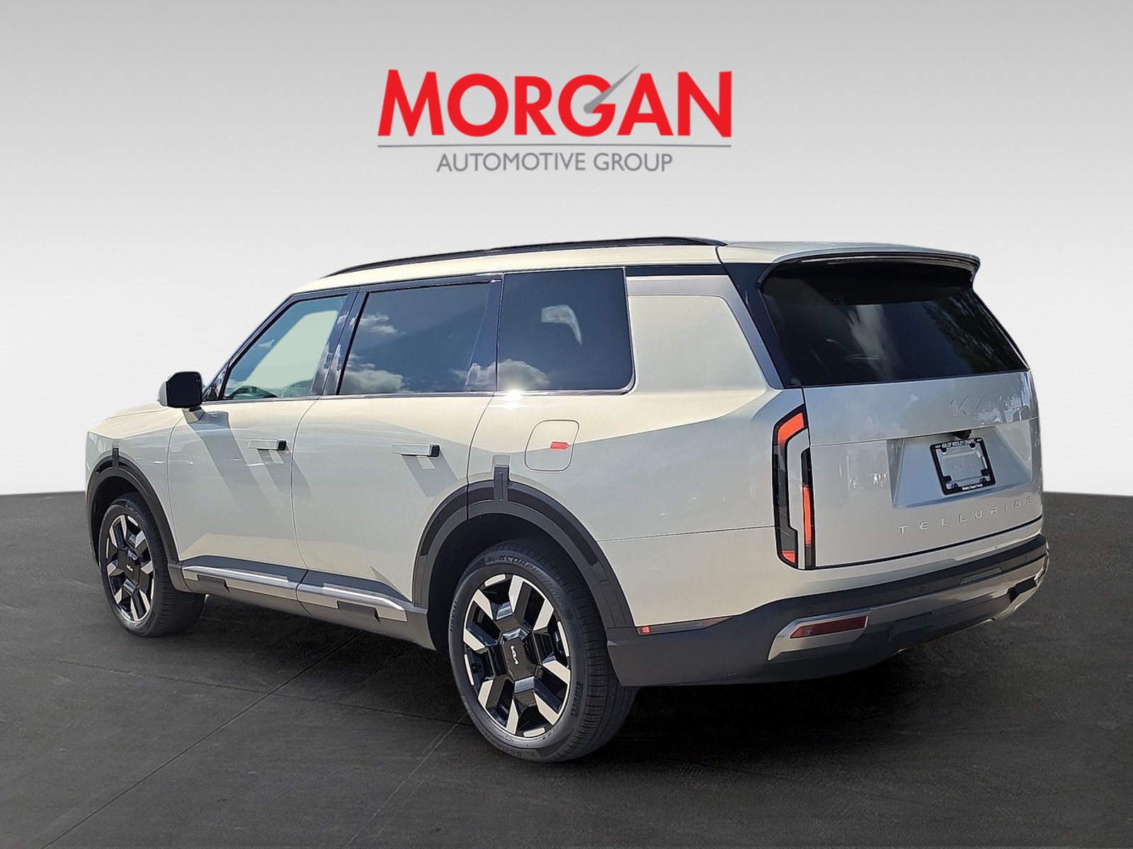 New 2027 Ivory Silver Kia S image 5