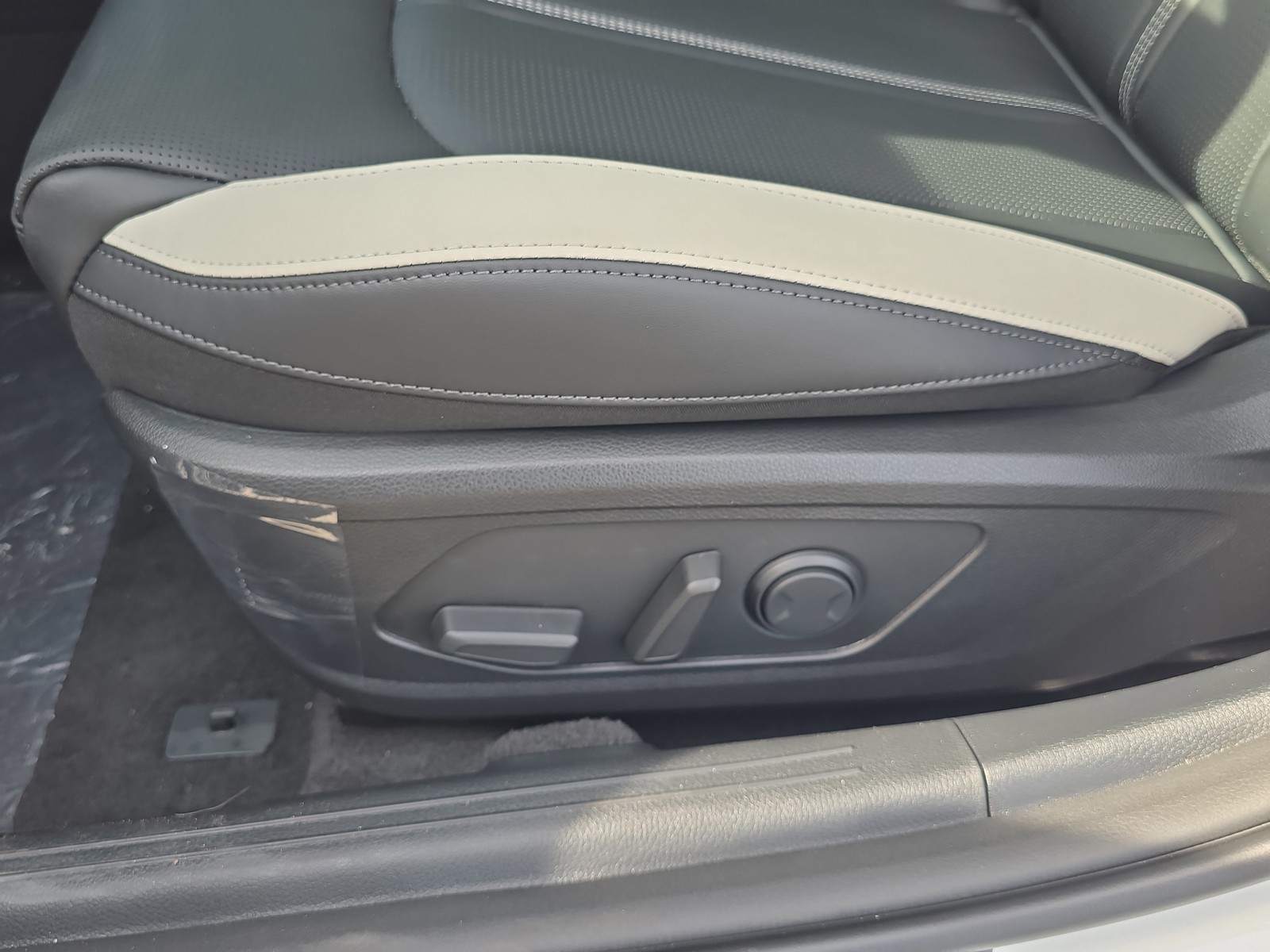 New 2026 Snow White Pearl Kia GT-Line image 20