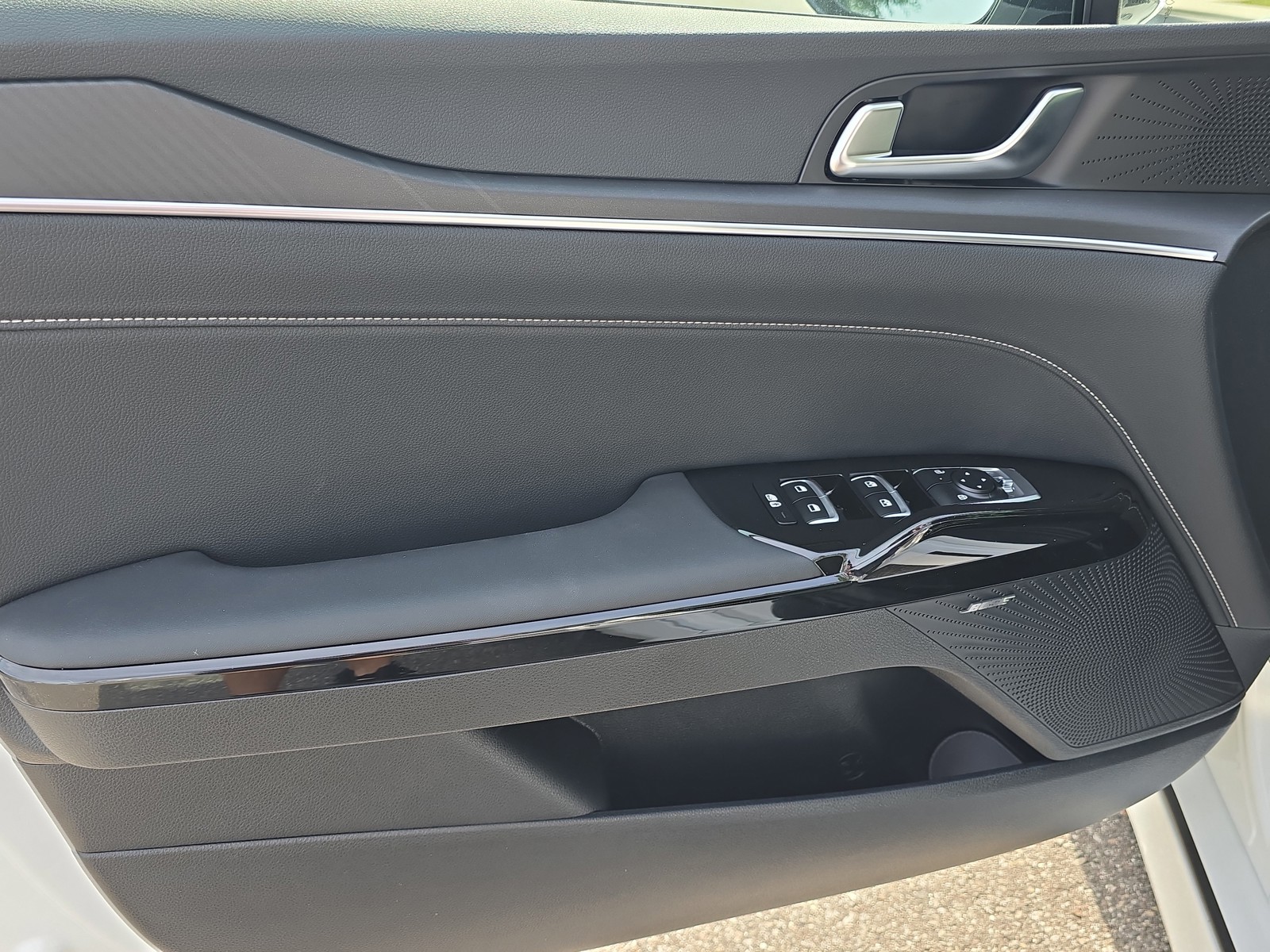 New 2026 Snow White Pearl Kia GT-Line image 17