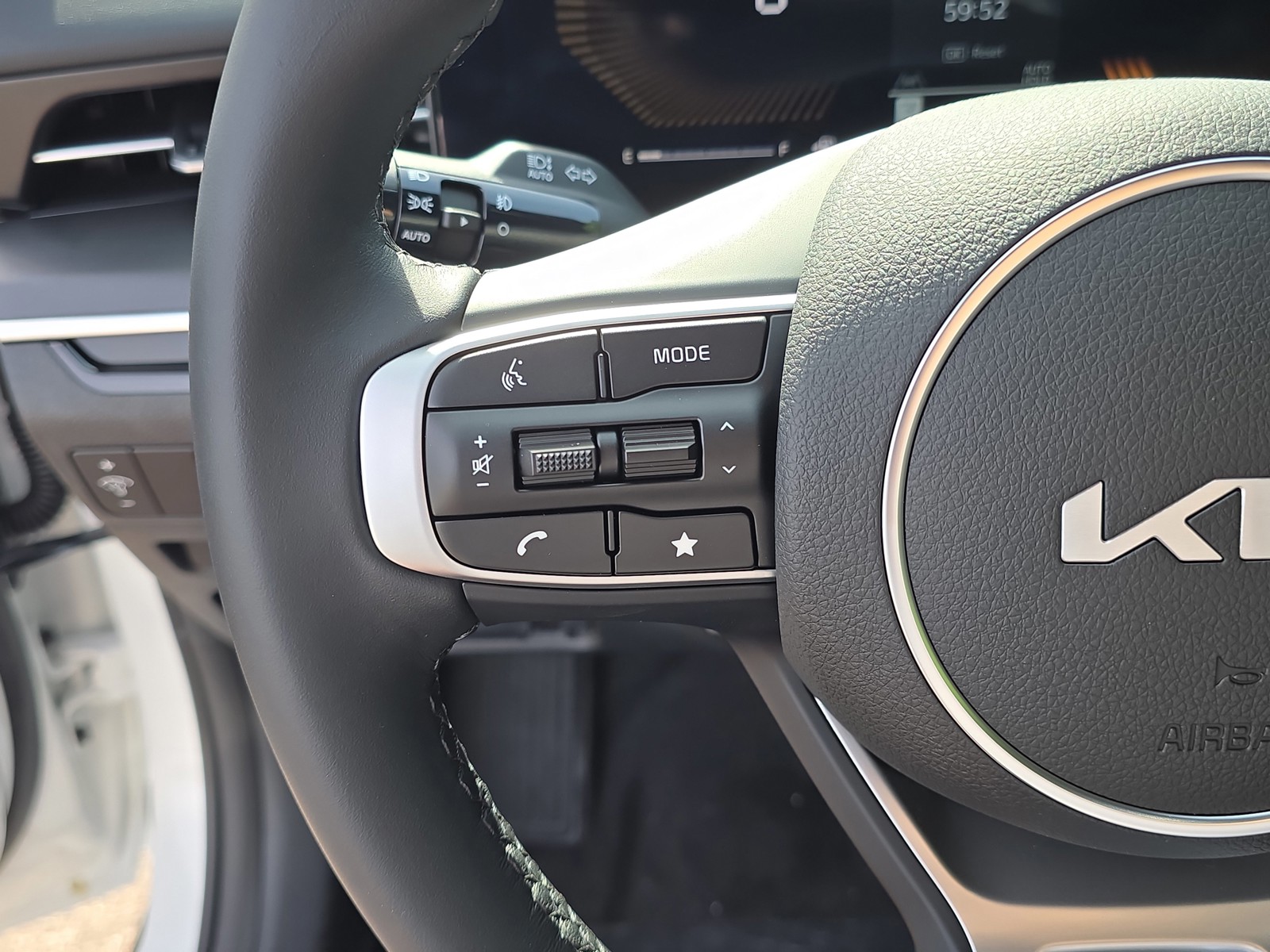 New 2026 Snow White Pearl Kia GT-Line image 31