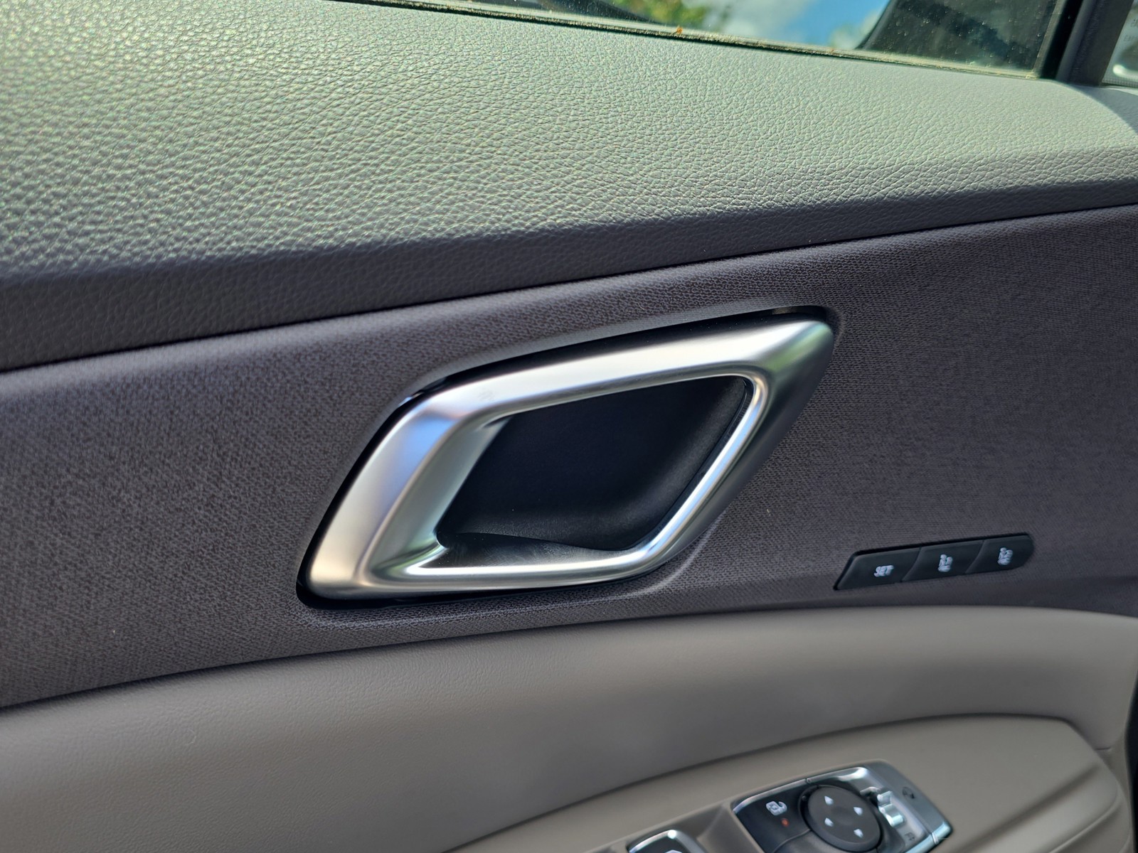 New 2026 Deep Chroma Blue Kia EX image 20
