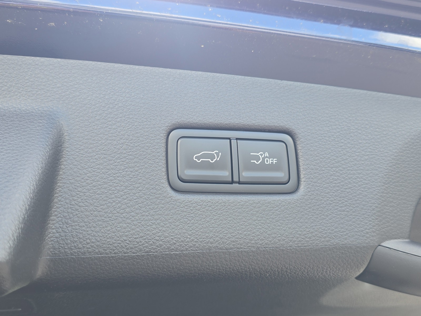 New 2026 Deep Chroma Blue Kia EX image 11