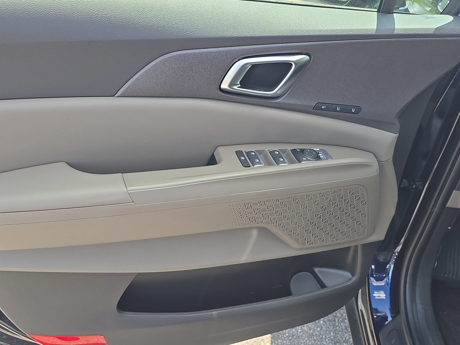 New 2026 Deep Chroma Blue Kia EX image 19
