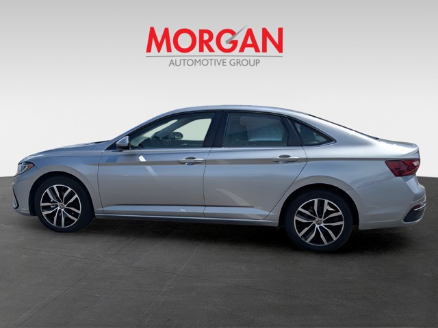 Used 2025  Volkswagen 1.5T SE image 6