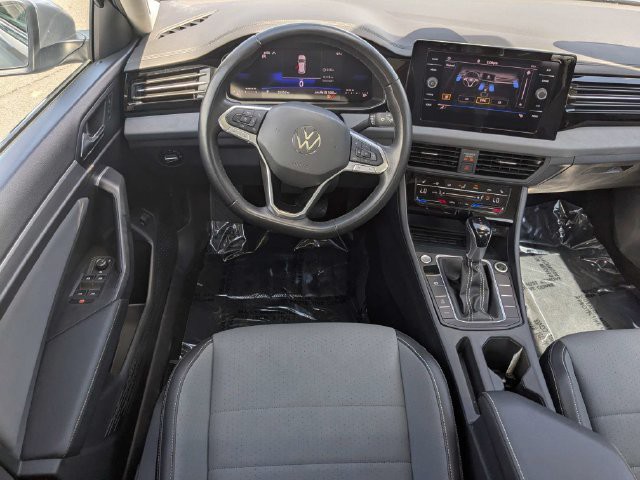 Used 2025  Volkswagen 1.5T SE image 14