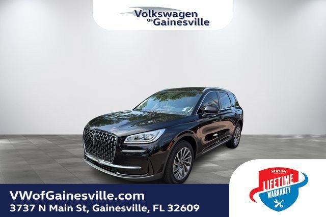 Used 2024 Black Lincoln Reserve image 3