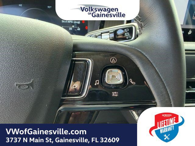 Used 2024 Black Lincoln Reserve image 22