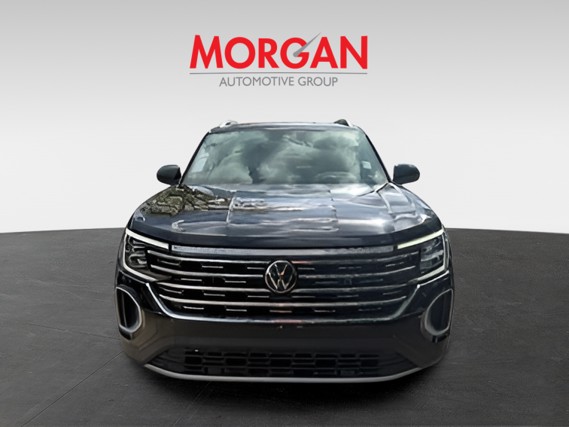 Certified Used 2024 Black Volkswagen 2.0T SEL image 2