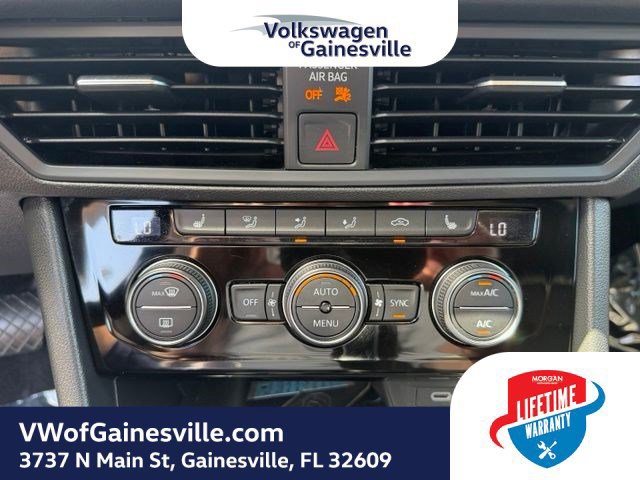 Certified Used 2024 Blue Volkswagen 1.5T SE image 24