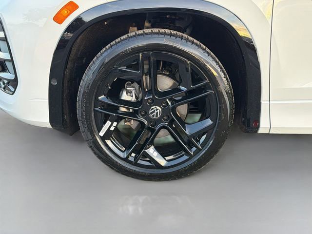 New 2026 Silver Volkswagen 2.0T SE R-Line Black image 41