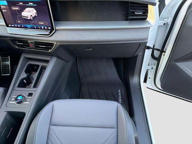 New 2026 Silver Volkswagen 2.0T SE R-Line Black image 17