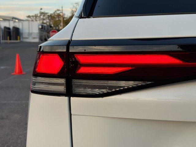 New 2026 Silver Volkswagen 2.0T SE R-Line Black image 10
