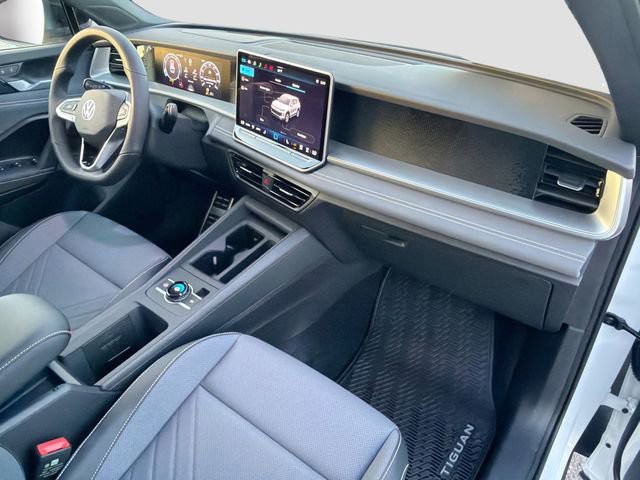 New 2026 Silver Volkswagen 2.0T SE R-Line Black image 13