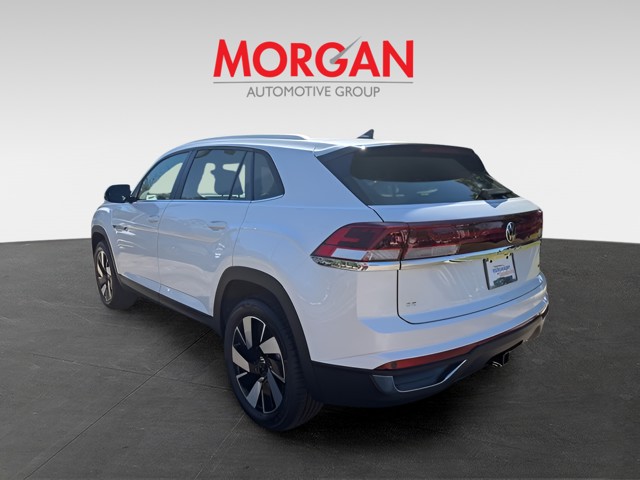 New 2026 White Volkswagen SE w/Technology image 4